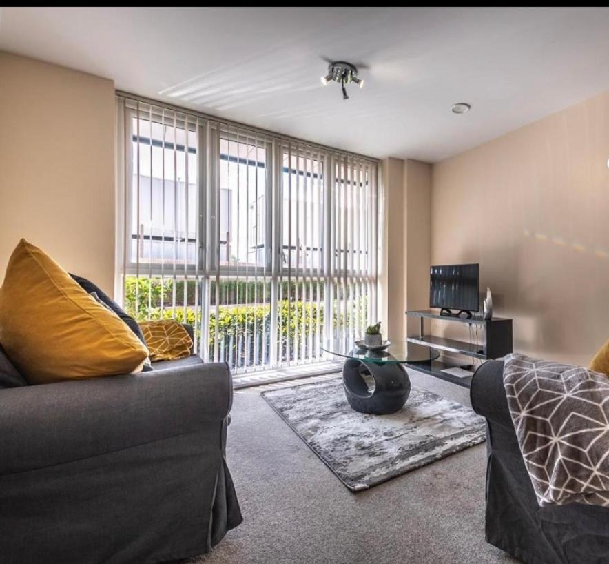 Stylish 2 Bedroom Apartment-Short Term Lets & Serviced Accomodation Reading Exterior photo