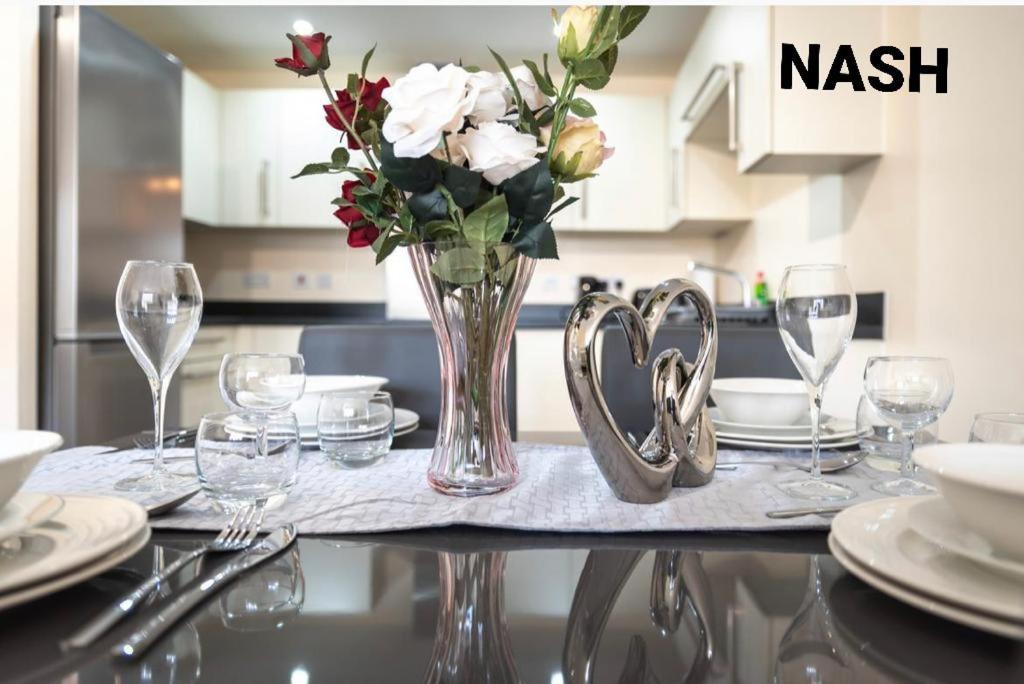 Stylish 2 Bedroom Apartment-Short Term Lets & Serviced Accomodation Reading Exterior photo