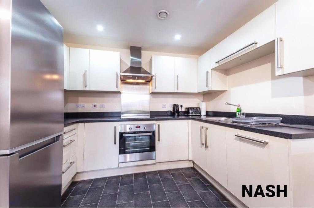 Stylish 2 Bedroom Apartment-Short Term Lets & Serviced Accomodation Reading Exterior photo