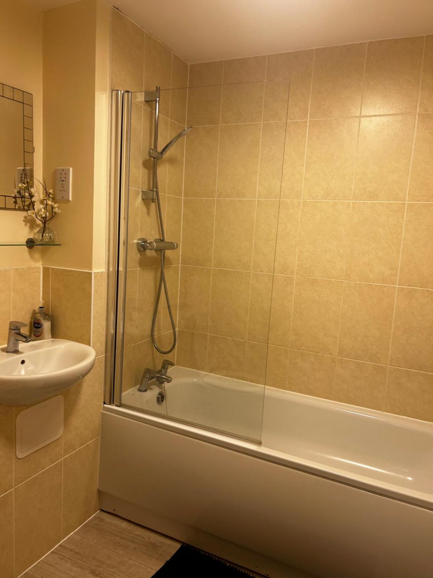Stylish 2 Bedroom Apartment-Short Term Lets & Serviced Accomodation Reading Exterior photo